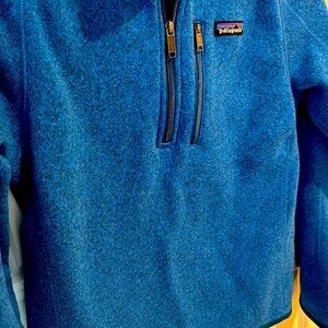 Patagonia blue 3/4 zip gently used condition beautiful blue unisex sized small